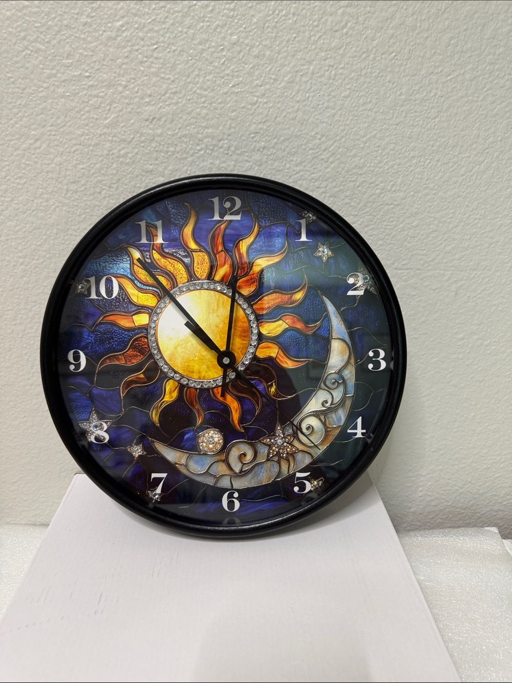🌞🌙 Blinged Sun & Moon Stained Glass Wall Clock – Celestial Glam for Your Home - Picture 4 of 8